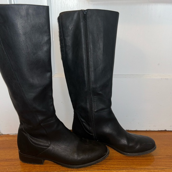 Life Stride Shoes - Black mid calf boots!